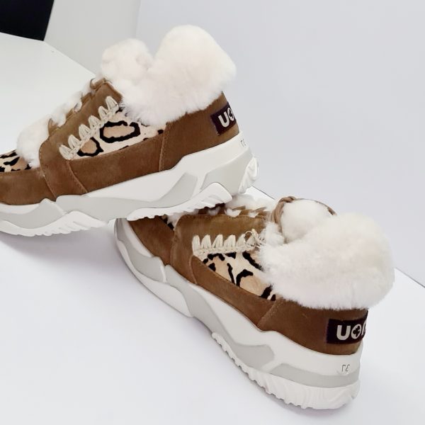 MOU סניקרס פרווה חום מנומר