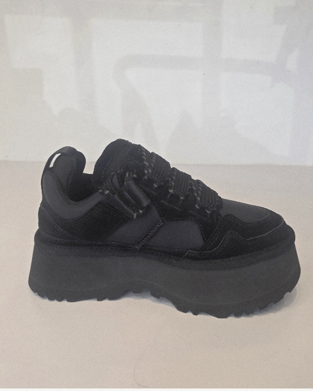 ASTROMEL  SNEAKERS  BLACK  UGG