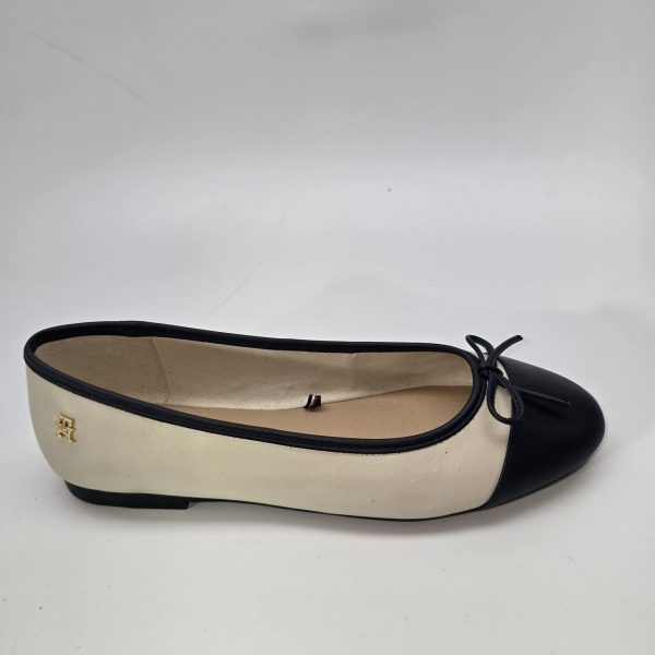 TOE CAP LEATHER BALLERINA