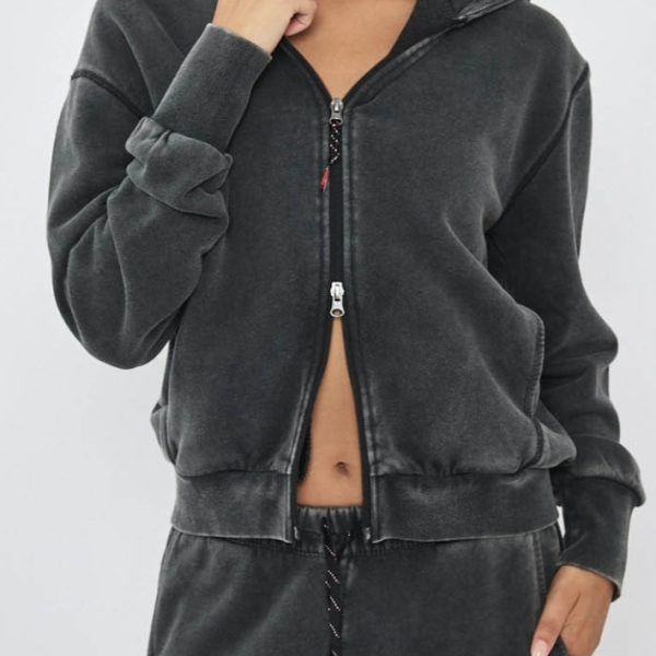 עליונית רוכסן לוגו R