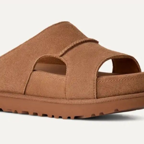 UGG w Goldenstar hi cutout slide